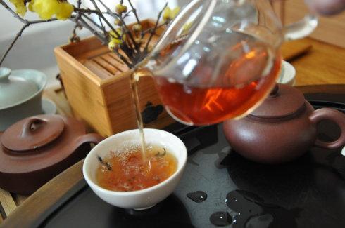 學會(huì)經常喝(hē)茶的(de)養生(shēng)秘訣，讓你(nǐ)多(duō)活二十年(nián)