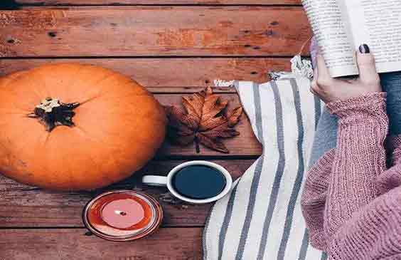 用(yòng)這(zhè)幾種食物(wù)做(zuò)面膜，冬天不(bù)怕幹燥，皮膚水(shuǐ)潤膚色亮(liàng)哦！