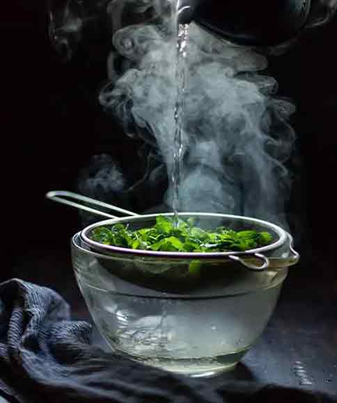 用(yòng)這(zhè)幾種食物(wù)做(zuò)面膜，冬天不(bù)怕幹燥，皮膚水(shuǐ)潤膚色亮(liàng)哦！