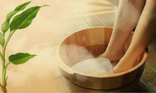 學會(huì)泡腳養生(shēng)秘訣，讓你(nǐ)多(duō)活二十年(nián)